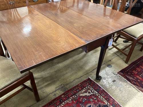 A George III mahogany gateleg table on pad feet, 136cm exten...