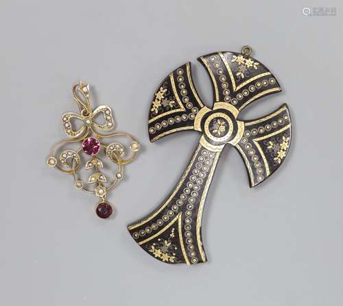 An early 20th century 9ct, garnet and seed pearl set openwor...