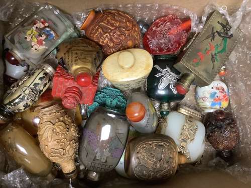 Twenty six Chinese snuff bottles, various materials