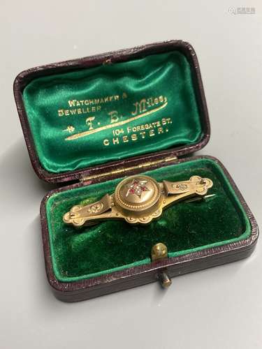 An Edwardian 9ct gold and gem set bar brooch, 47mm, gross 4....