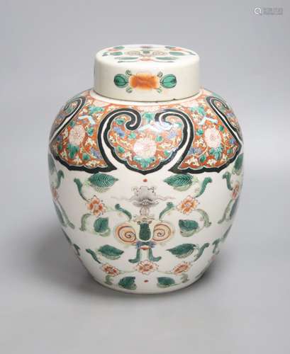 A 19th century Chinese famille verte jar and cover, 22cm hig...