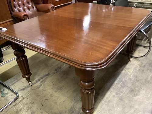 A Victorian extending mahogany dining table, length 230cm ex...