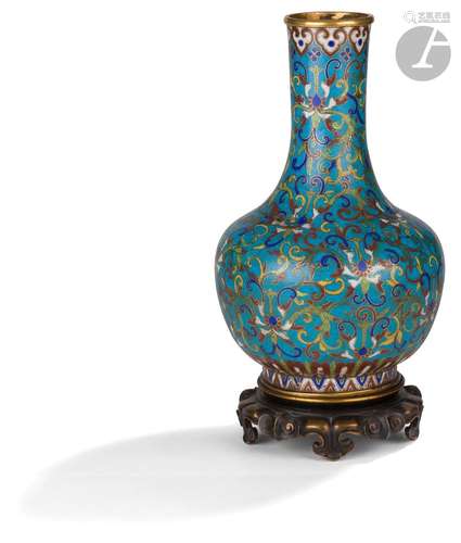 Vase bouteille en cuivre et émaux cloisonnés, Chine, XIXe si...