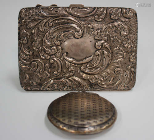 An Edwardian silver mounted rectangular purse, embossed with...