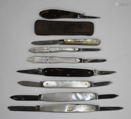 A late Victorian silver and mother-of-pearl folding fruit kn...
