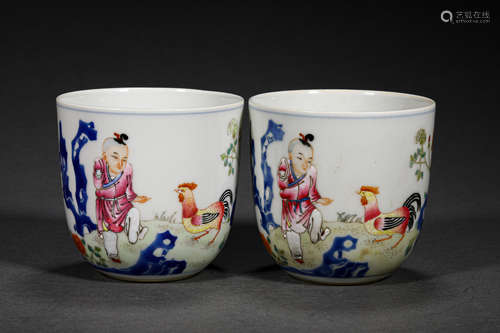 A PAIR OF QING STYLE PORCELAIN CUPS