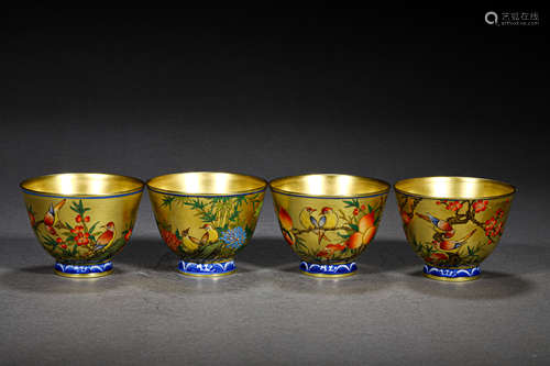 FOUR PCS QING STYLE PORCELAIN CUPS