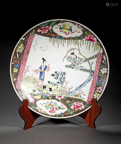 A LARGE QING STYLE PORCELAIN PLATE