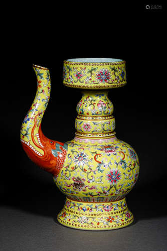 A QING STYLE PORCELAIN KETTLE