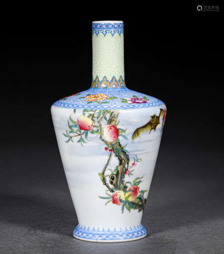 A MODERN REPUBLIC ERA STYLE PORCELAIN VASE