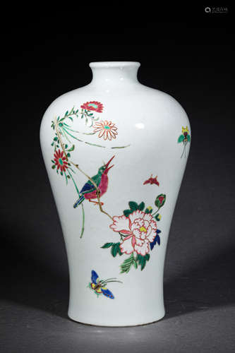 A QING STYLE PORCELAIN MEIPING PLUM FLOWER VASE