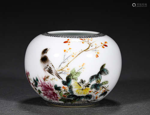 A QING STYLE PORCELAIN WATER JAR