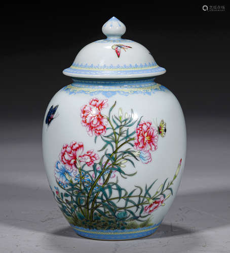 A QING STYLE PORCELAIN LIDDED JAR