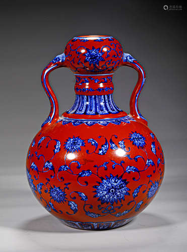 A QING STYLE PORCELAIN ZUN