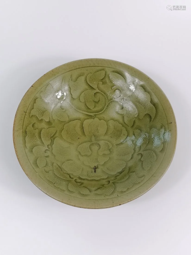 Fine Celadon lotus bowl