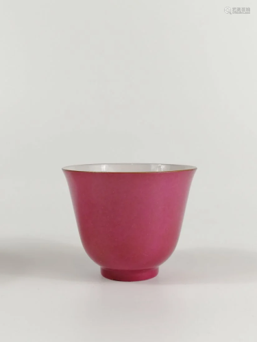 A Carmine glaze cup