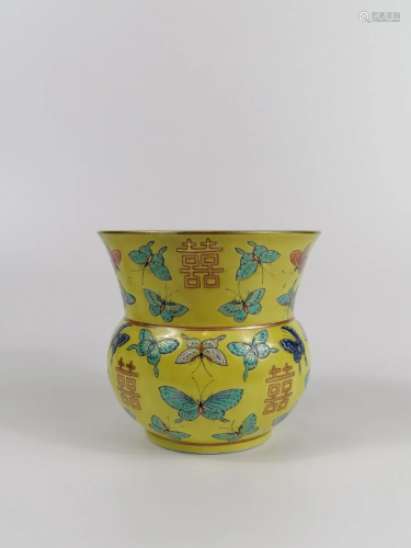 Chinese famille rose Yellow-ground vase with butterflie