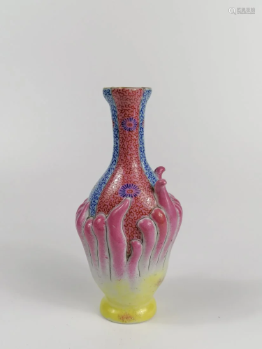 An unusual Finger Citron-form Famille Rose porcelain va