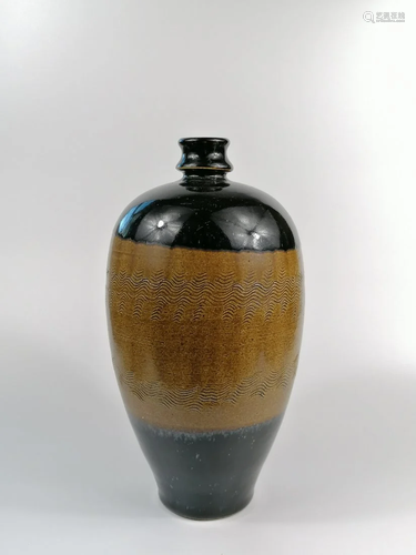 A rare Xixia style Meiping vase