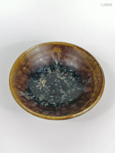 A SMALL JIZHOU-STYLE TORTOISESHELL-GLAZED BOWL