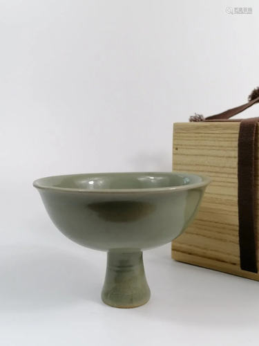 A Longquan Celadon Stem cup