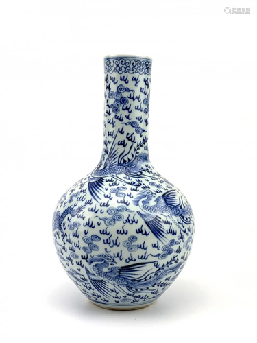 A chinese blue and white dragon and phoenix bottle case