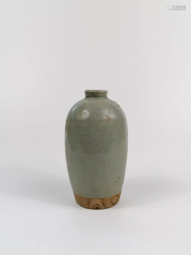 A stoneware Meiping vase