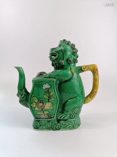 A Chinese Green glazed Cadogan teapot