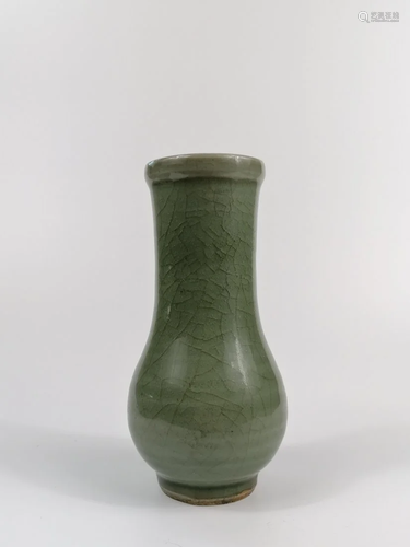 A Longquan Celadon vase