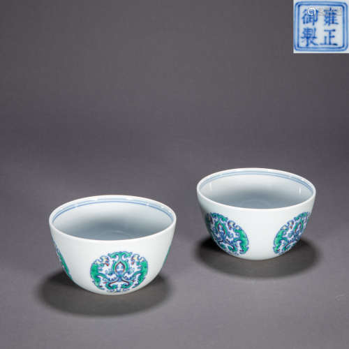 A PAIR OF CHINESE COLORFUL CUPS, QING DYNASTY