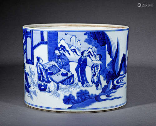 A QING STYLE PORCELAIN BRUSH HOLDER