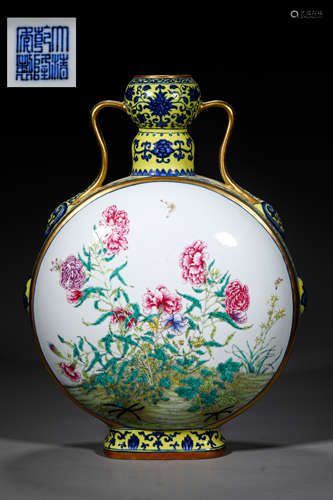 A QING STYLE PORCELAIN MOON FLASK VASE