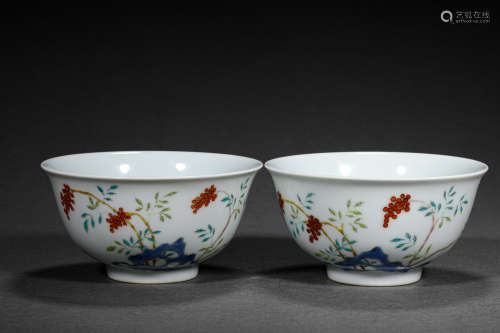 A PAIR OF CHINESE PORCELAIN BOWLS