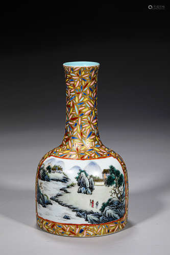 A QING STYLE PORCELAIN BELL SHAPE VASE