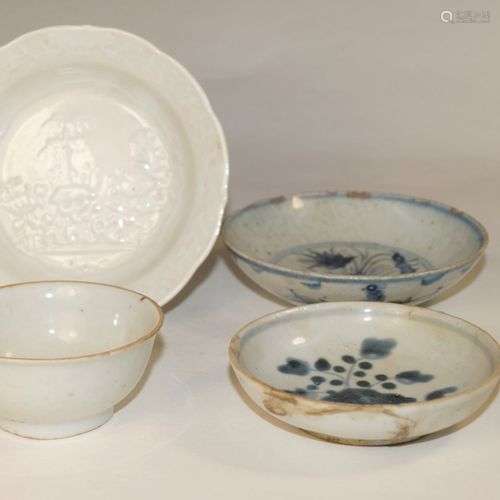 Antiquités chinoises, ensemble de porcelaine, quatre pièces,...