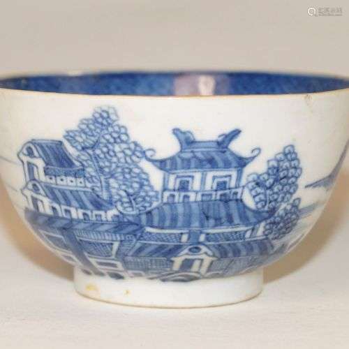 Antiquités chinoises, pot bleu et blanc (d. 9 cm), Qing 18e ...