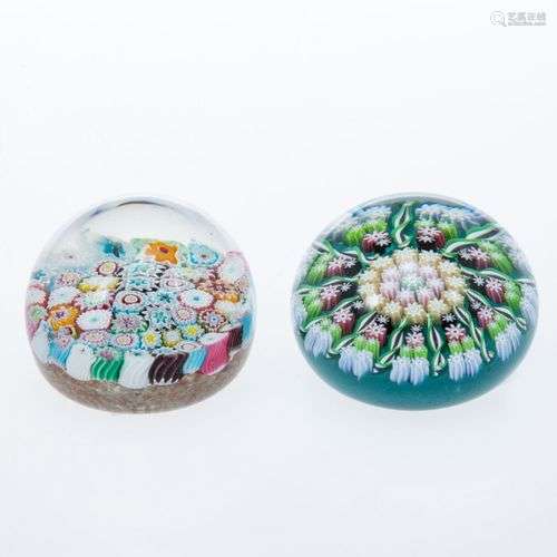 2 unterschiedliche Paperweights