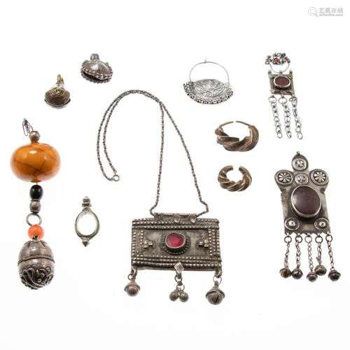 Konvolut 10 Teile Ethno-Schmuck Asien