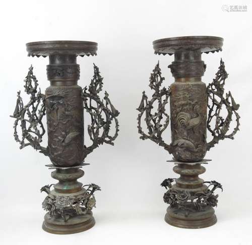 JAPON fin XIXème: Importante paire de vases en bronze à pati...