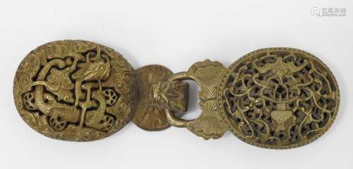 CHINE : BOUCLE de ceinture à décor de dragon en bronze. Long...