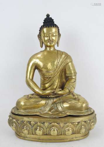 ASIE DU SUD EST : Bouddha assi en bronze doré. Sur socle. Ha...