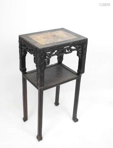 CHINE : SELETTE en bois sculpté et teinté noir, dessus de ma...