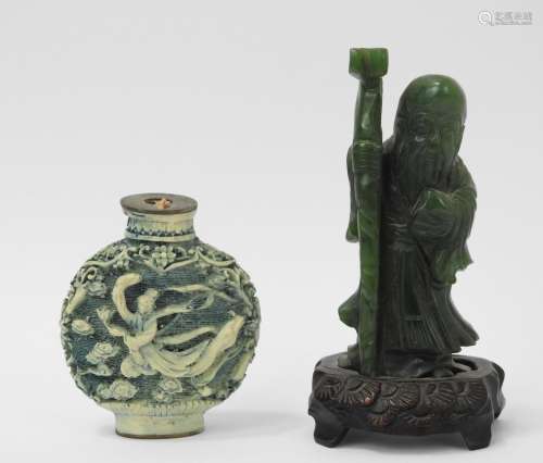 CHINE début XX : Sage au baton en jadeite sculptée couleur é...