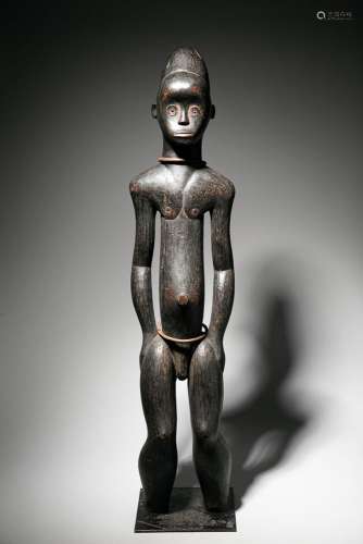 FANG, Gabon/ Guinée. Bois, métal Statue de gardien de reliqu...
