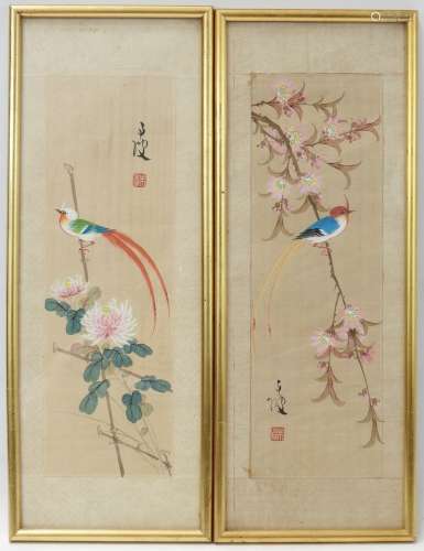 CHINE : Paire de peintures sur soie représentant deux oiseau...
