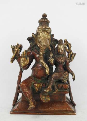INDE : Ganesh et courtisane en bronze à patine rouge et doré...
