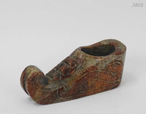 CHINE : Chaussure de guerrier en pierre sculptée et gravée d...