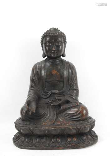 ASIE DU SUD EST: Important Bouddha en bronze à patine médail...