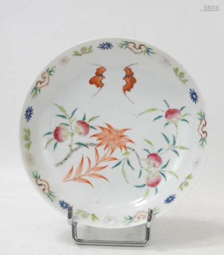CHINE : Assiette en porcelaine à décor de chauve-souris et p...