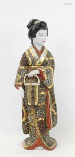 JAPON - SATSUMA : Femme avec un sceau. Sujet en porcelaine d...